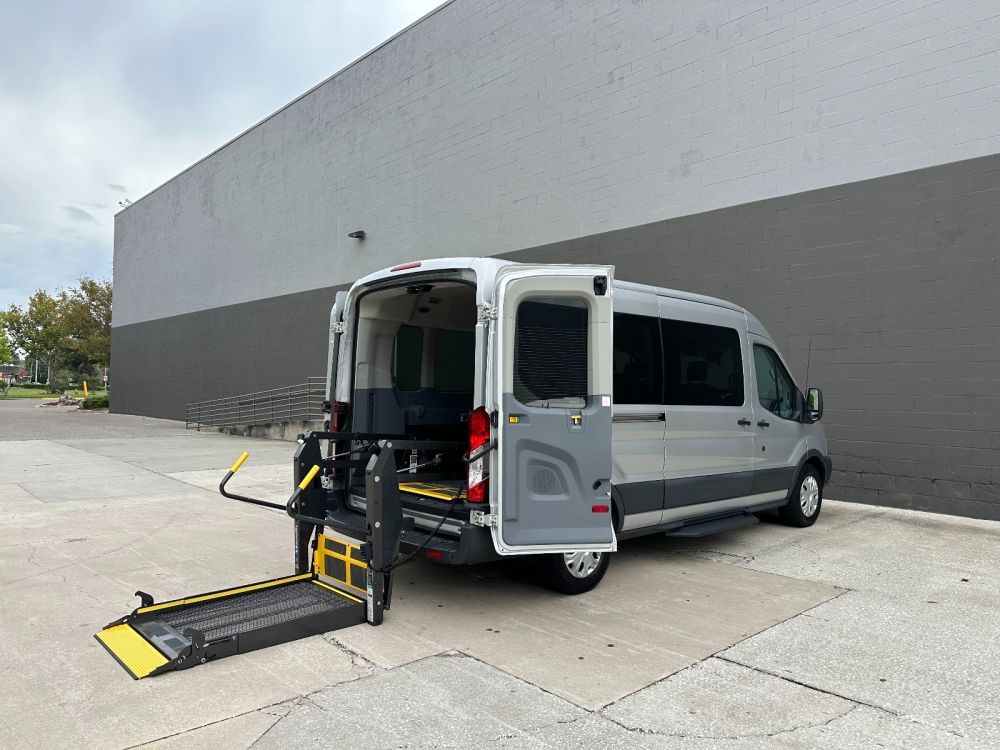 ford transit wagon 2017 1FBAX2CM1HKB04561 image ford transit wagon 2017 1FBAX2CM1HKB04561 image